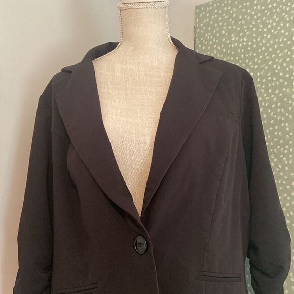 Torrid Black One Button 3/4 Sleeve Casual Business Blazer Size 1 - Picture 2 of 8